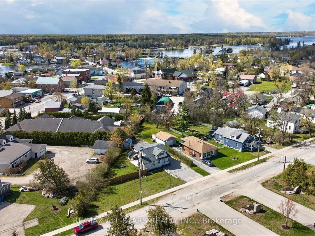 28 PRINCE STREET W, Kawartha Lakes (Bobcaygeon)