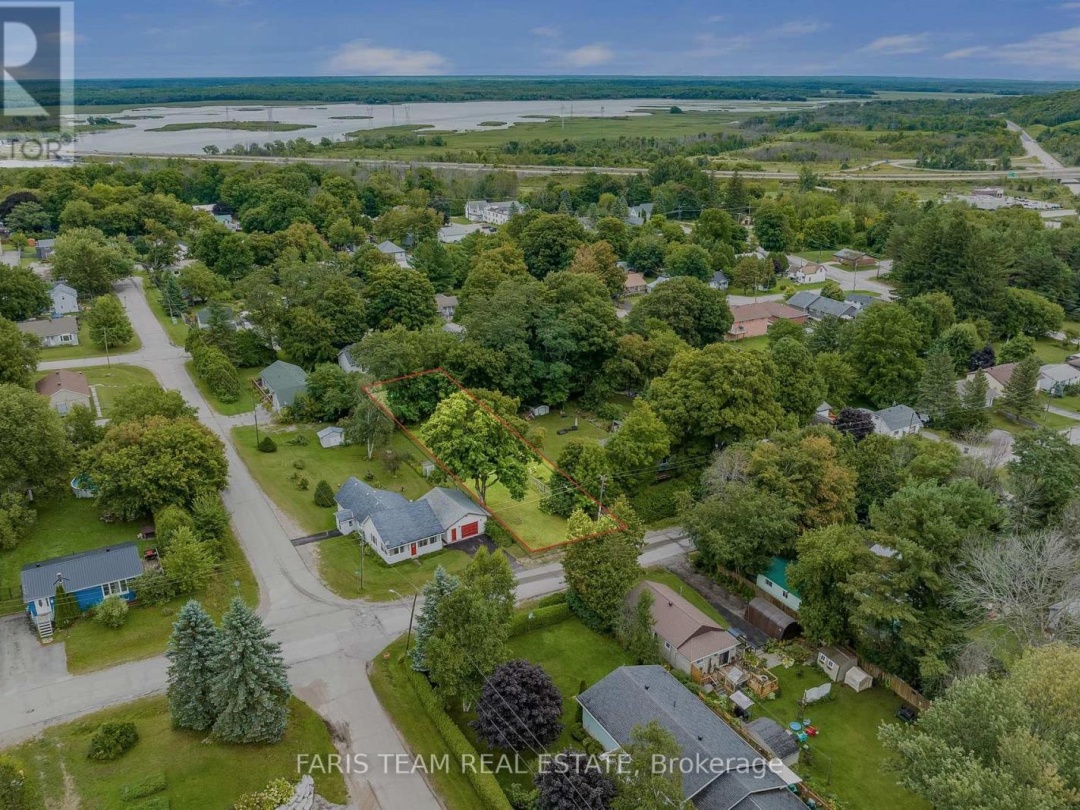 305 OUIDA STREET, Tay (Waubaushene)