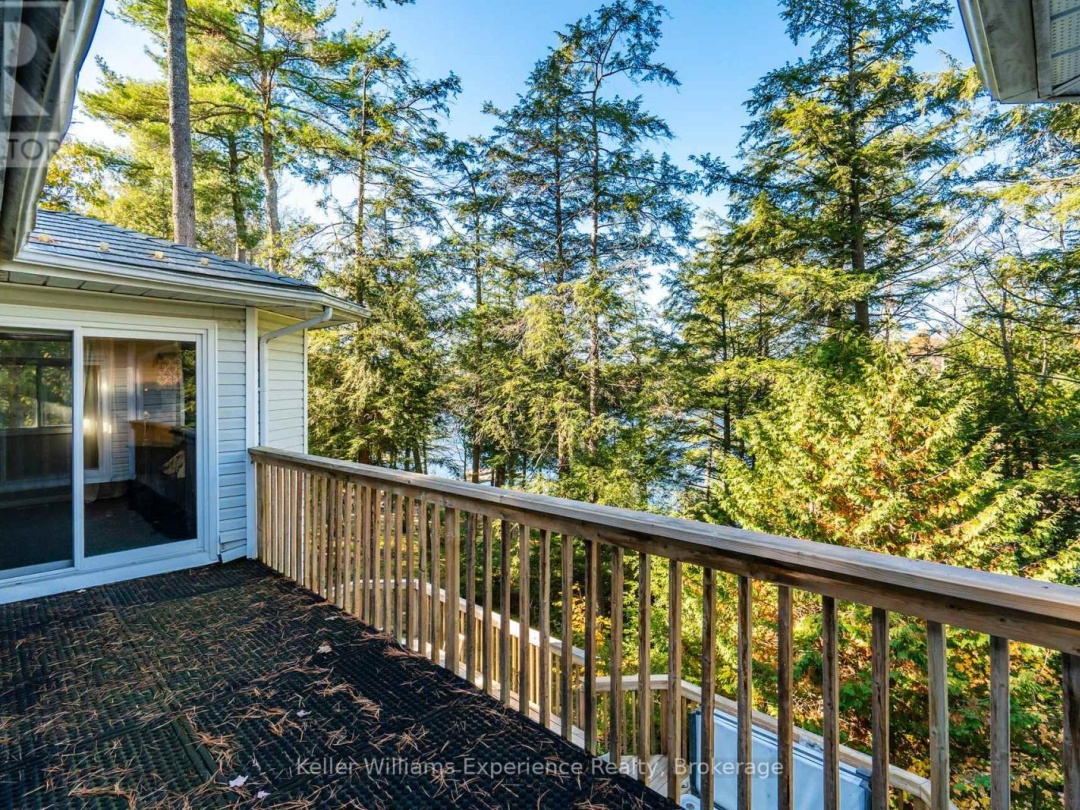19 HURON TRAIL, Six Mile Lake