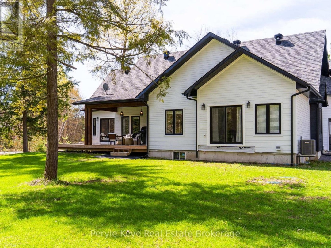 1056 XAVIER STREET, Gravenhurst (Morrison)