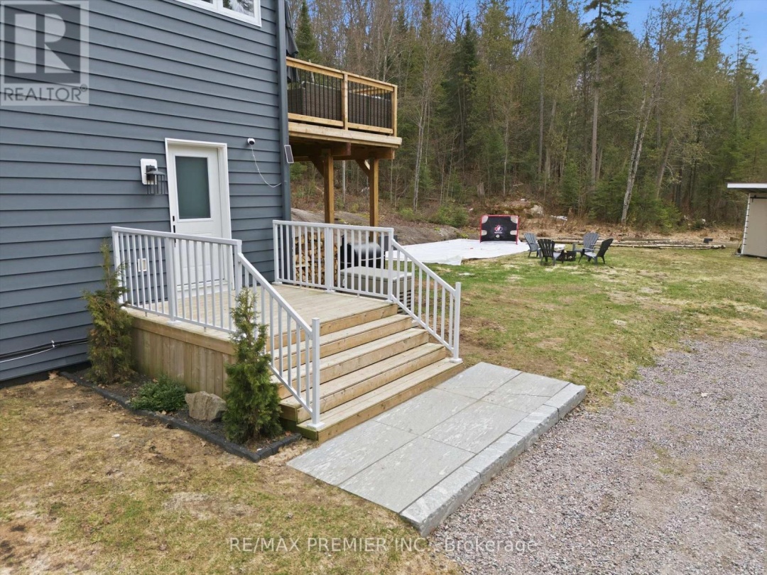 1131 SPRINGDALE PARK ROAD, North Branch Muskoka River