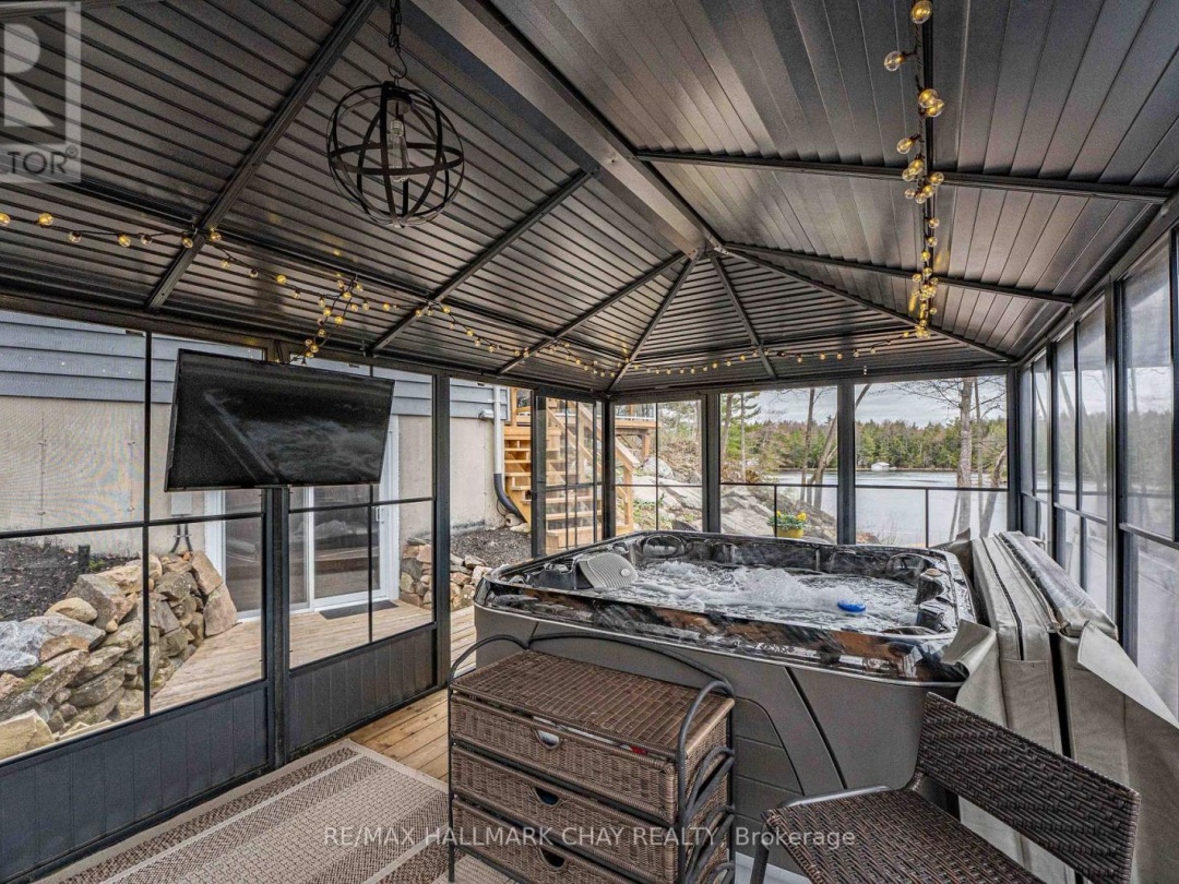 3285 ROCKCLIFFE COURT, Gloucester Pool