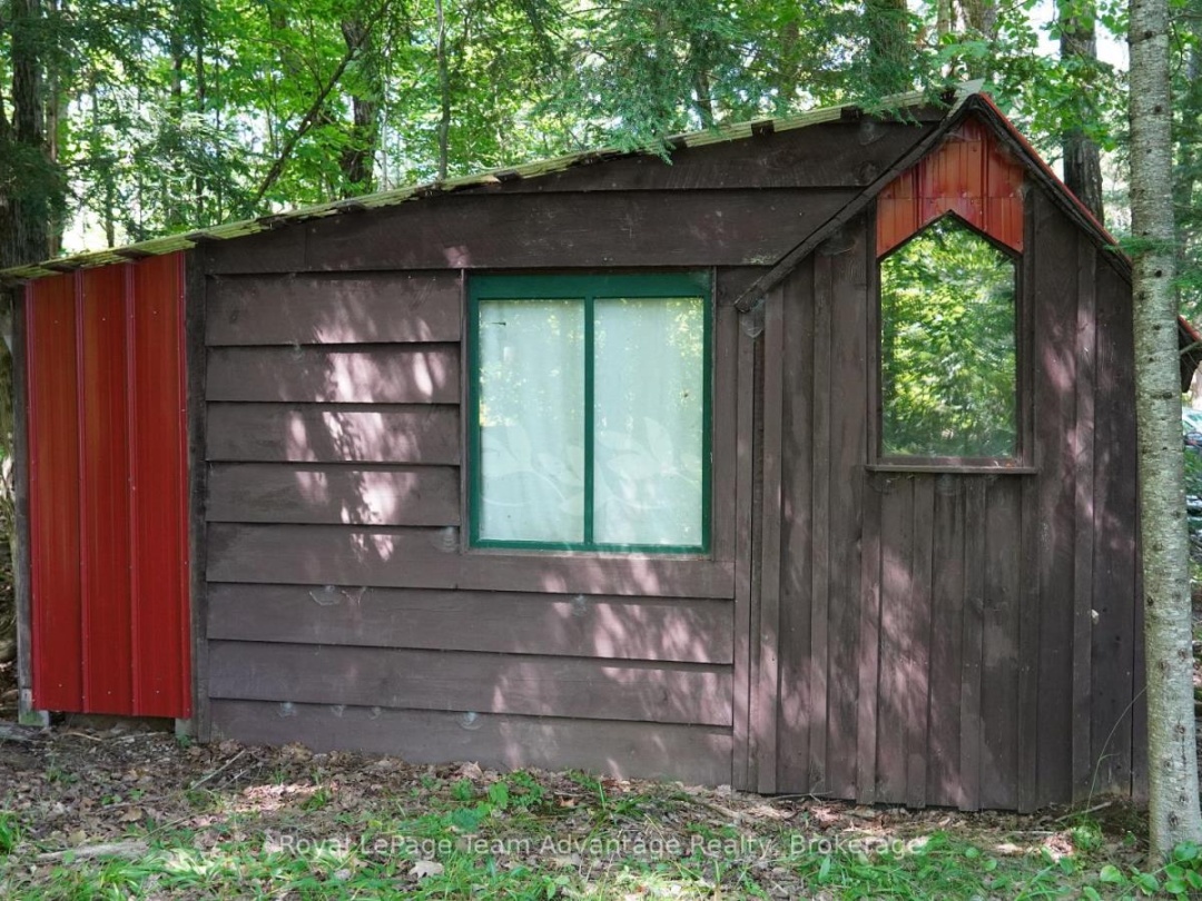 25 PENINSULA SHORE ROAD E, Harris Lake