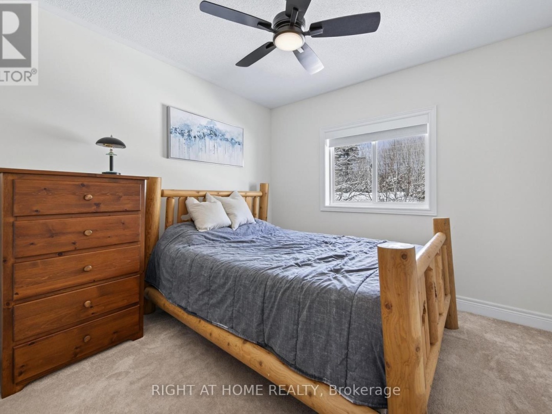 102 FIELDSTREAM CHASE, Bracebridge (Macaulay)