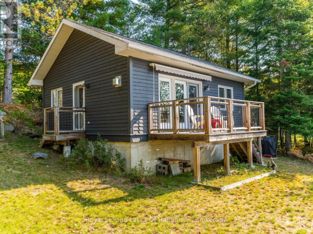 1070 FRANK'S LANE, Maple Lake