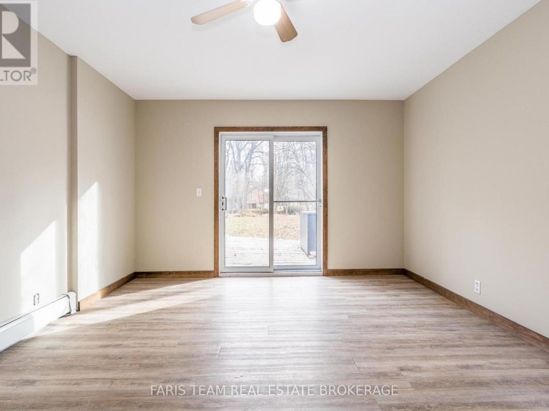 7516 ISLAND CRESCENT, Black River