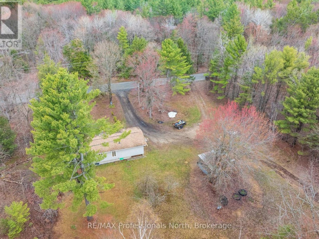 1056 KIRK LINE W, Bracebridge (Macaulay)