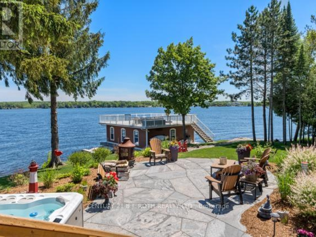 247 Wapaska Crescent, Lake Muskoka