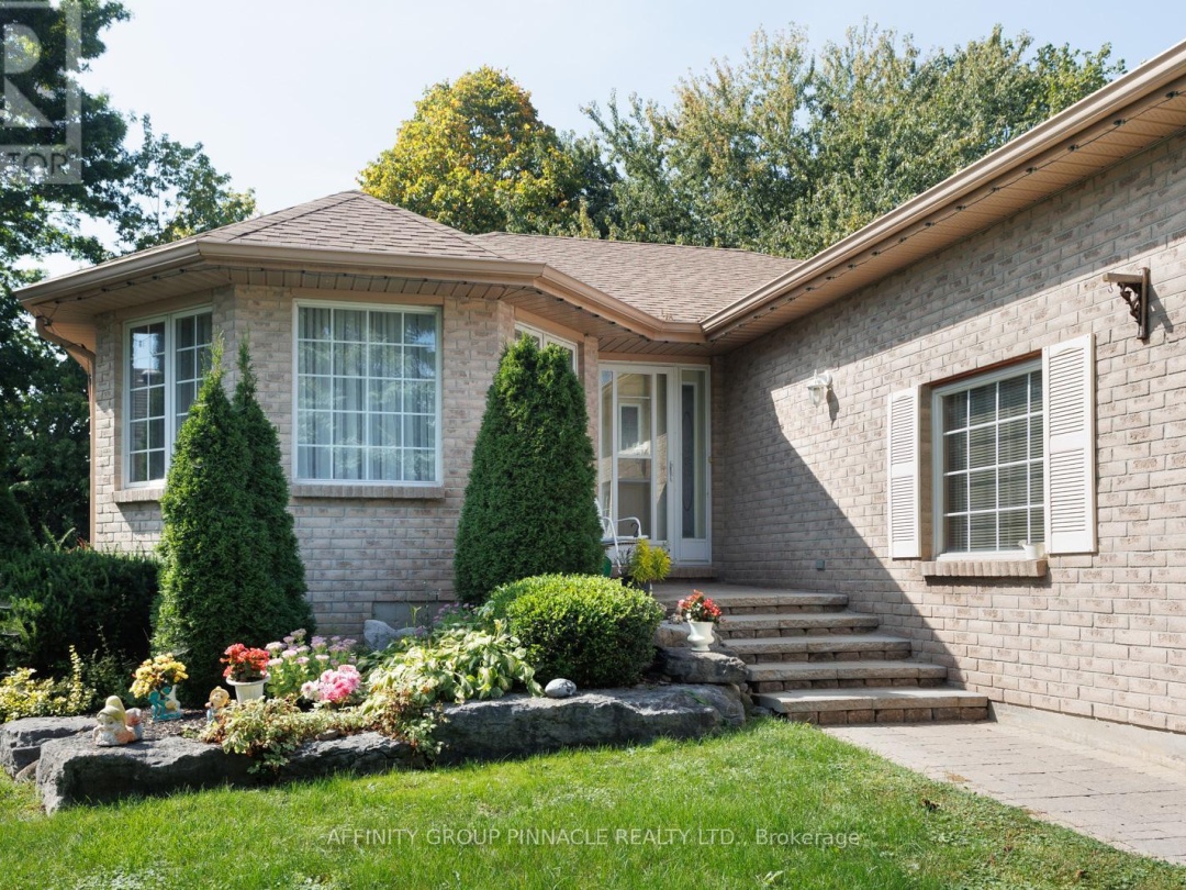 16 HILLVIEW DRIVE, Kawartha Lakes (Bobcaygeon)