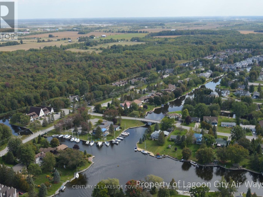 15 - 71 LAGUNA PARKWAY, Lake Simcoe