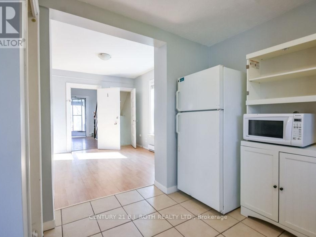 174 BARRIE ROAD, Orillia