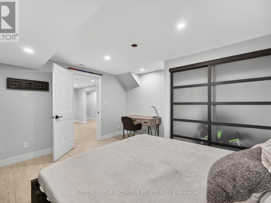 211 MOON POINT DRIVE, Lake Simcoe
