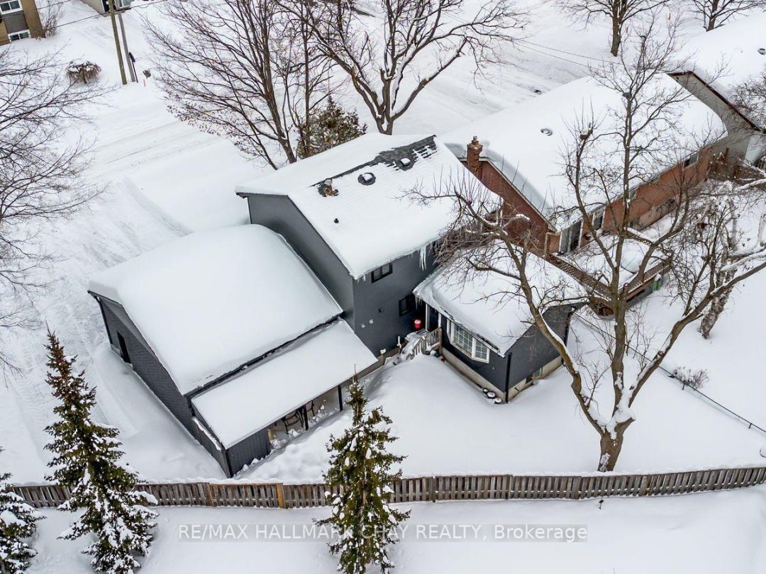17 WALKER AVENUE, Orillia