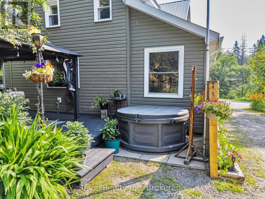 1070 OLD VICTORIA ROAD, 