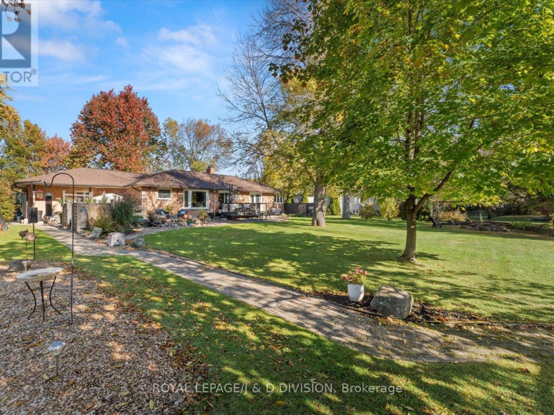 233 Bayshore Drive, Simcoe Lake