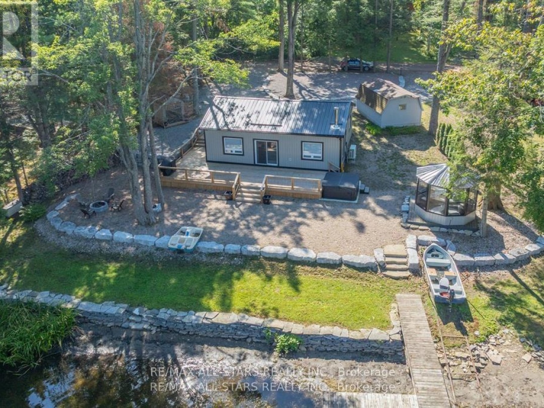 11 LITTLE BAY DRIVE, Gull River