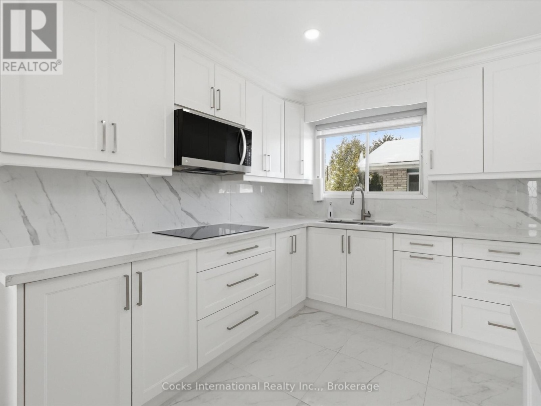 36 SUSAN STREET W, Huntsville (Chaffey)