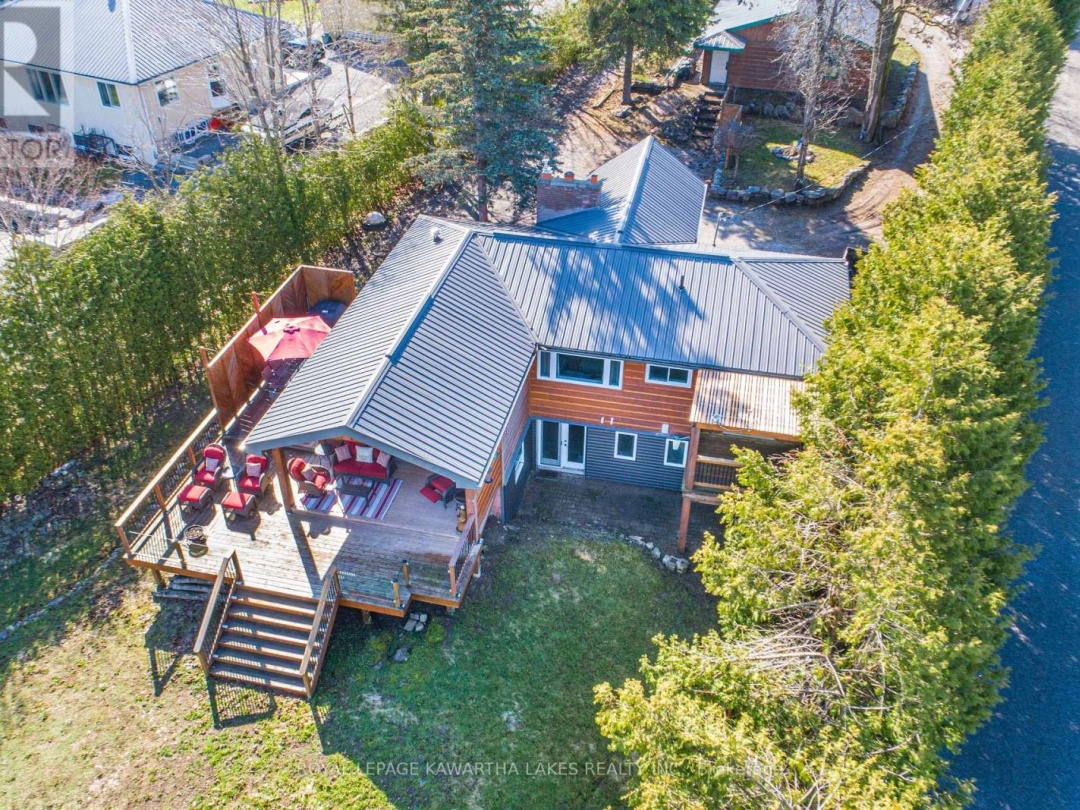 63 ROBINSON AVENUE, Mitchell Lake