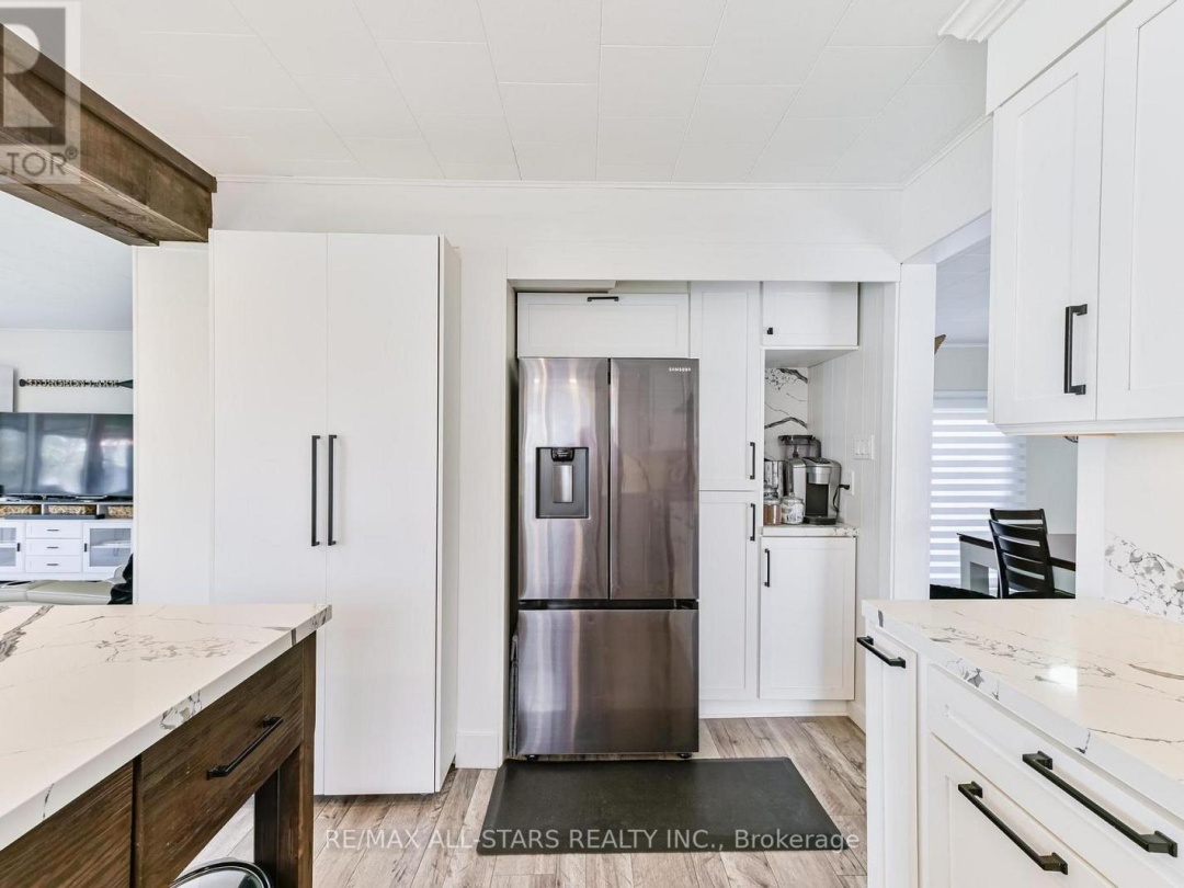 53 MEACHIN DRIVE, Sturgeon Lake