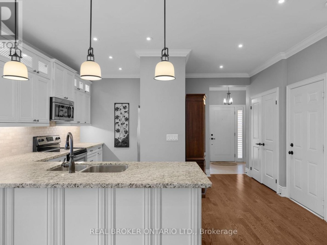 3315 BEACH CLUB BOULEVARD, 