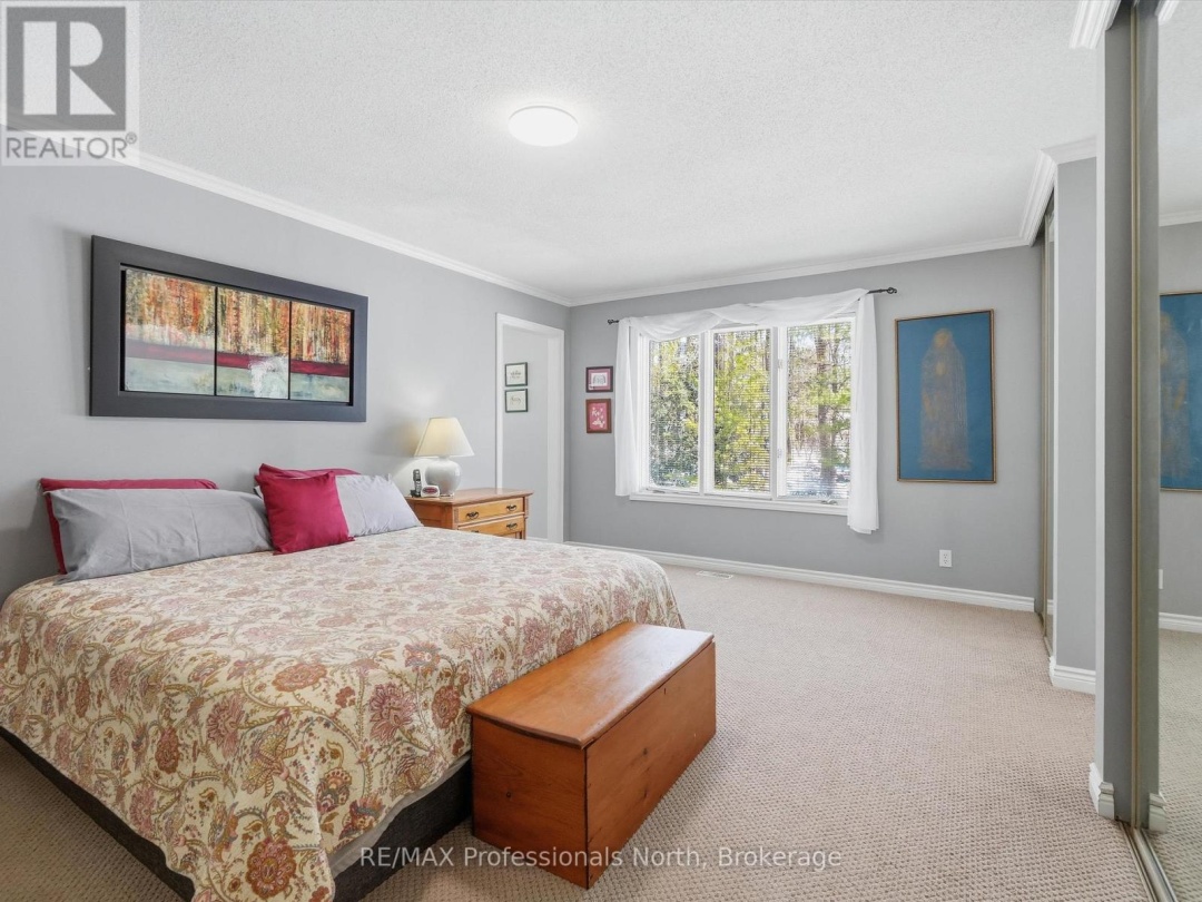 31 THE GRANITE BLUFF, Bracebridge (Macaulay)
