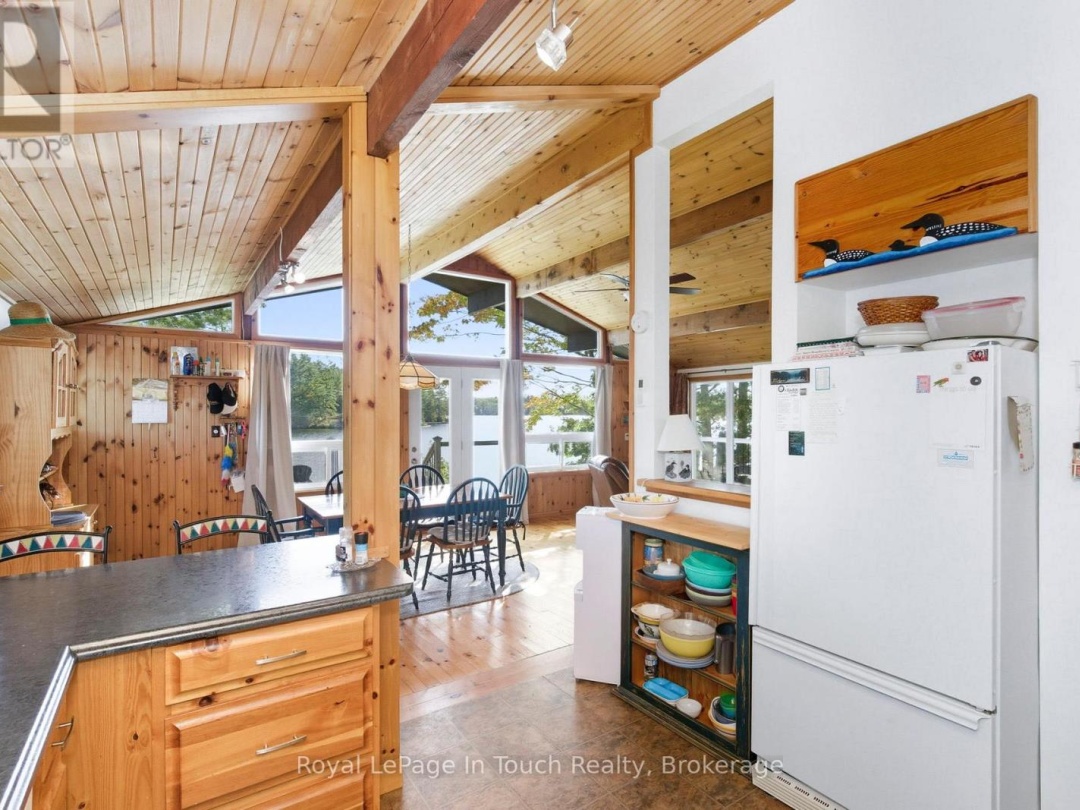 2 IS 190 ISLAND, Six Mile Lake