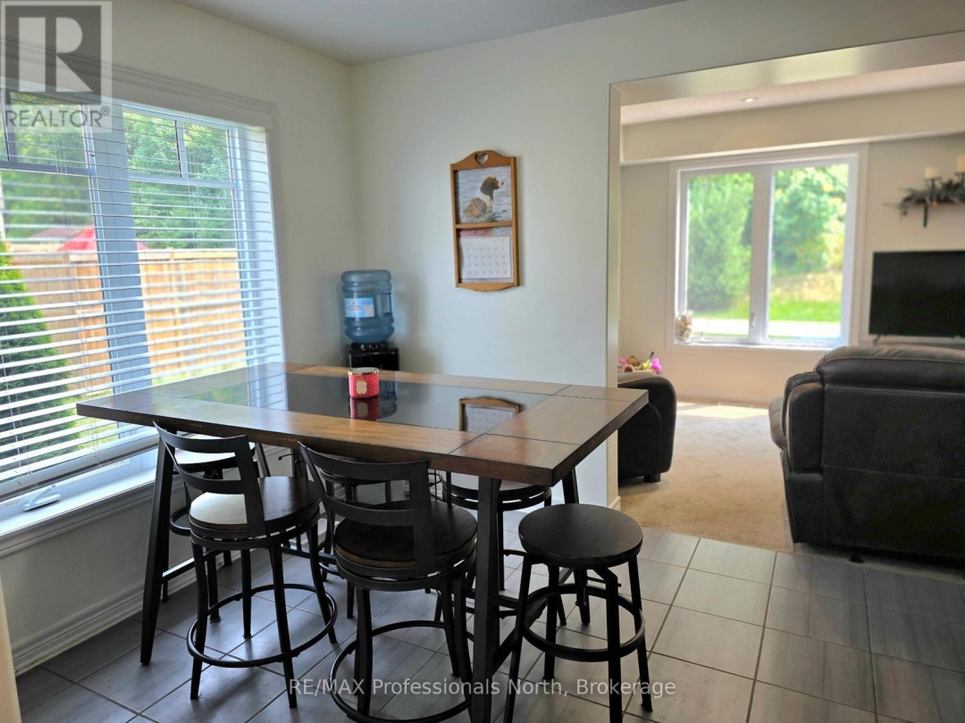 8 SPALDING CRESCENT, Huntsville (Chaffey)