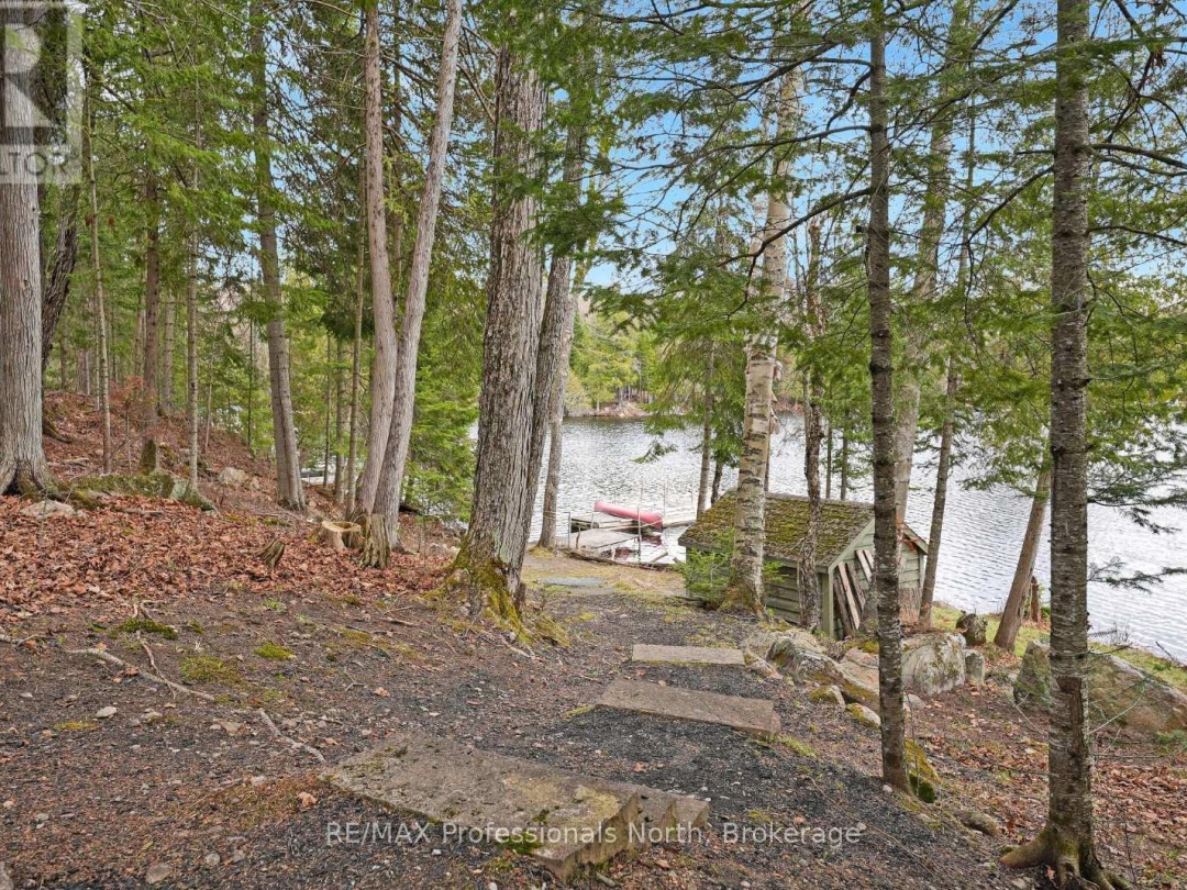 1157 BETWEEN LAKES TRAIL, Soyers Lake