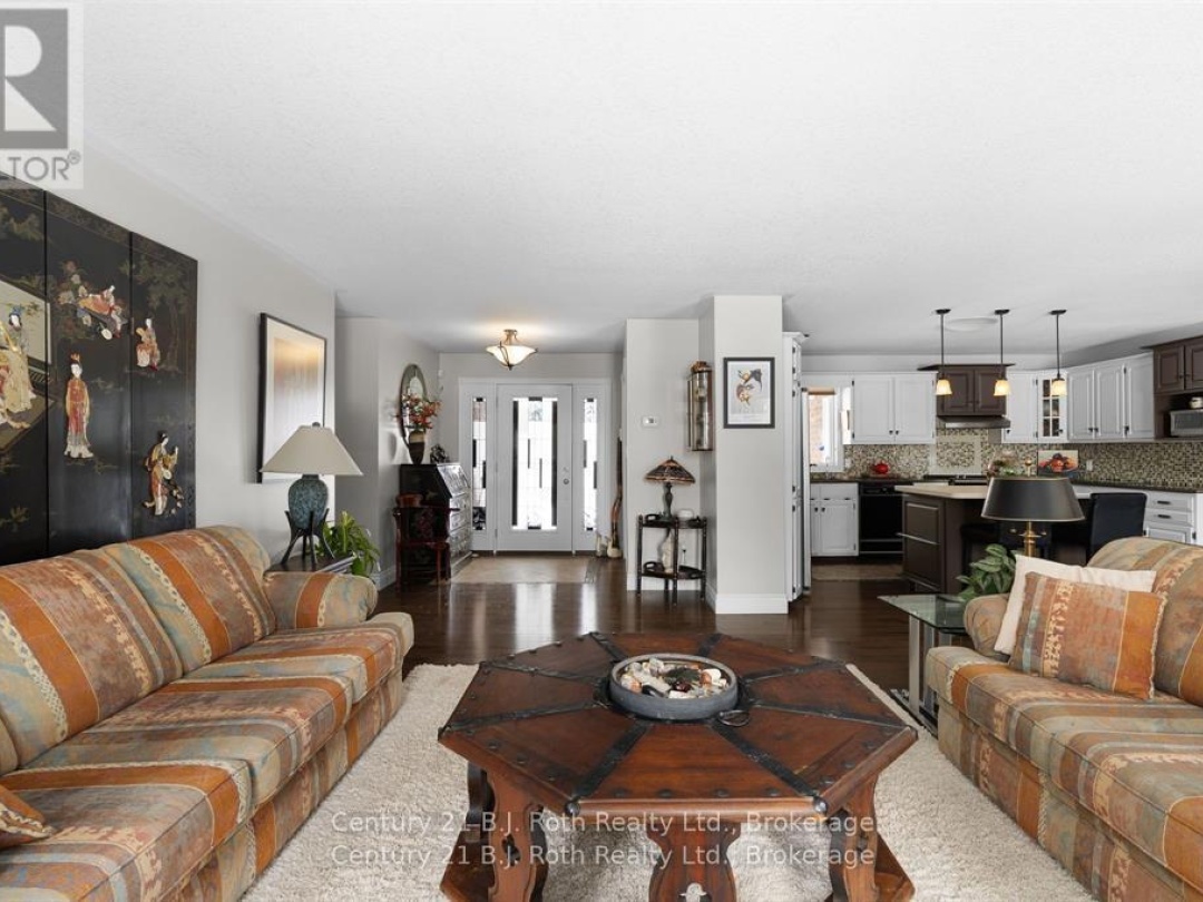 179 BAYSHORE DRIVE, Lake Simcoe