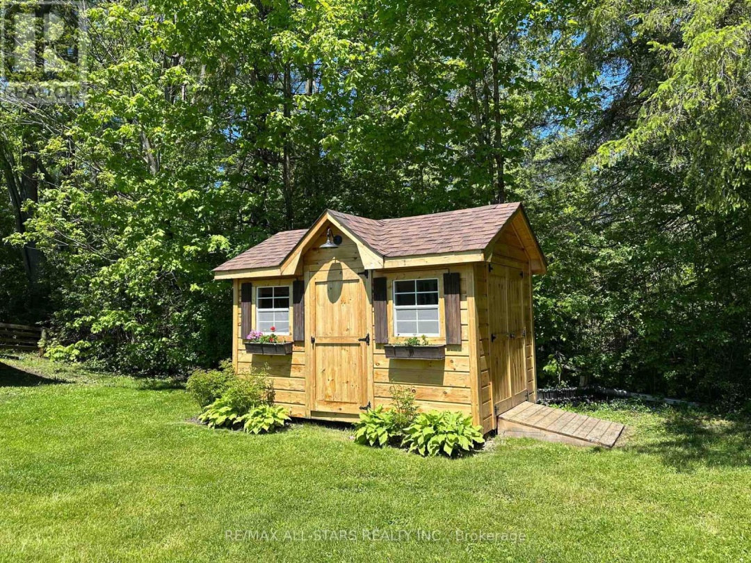 243 WEST STREET, Kawartha Lakes (Bobcaygeon)