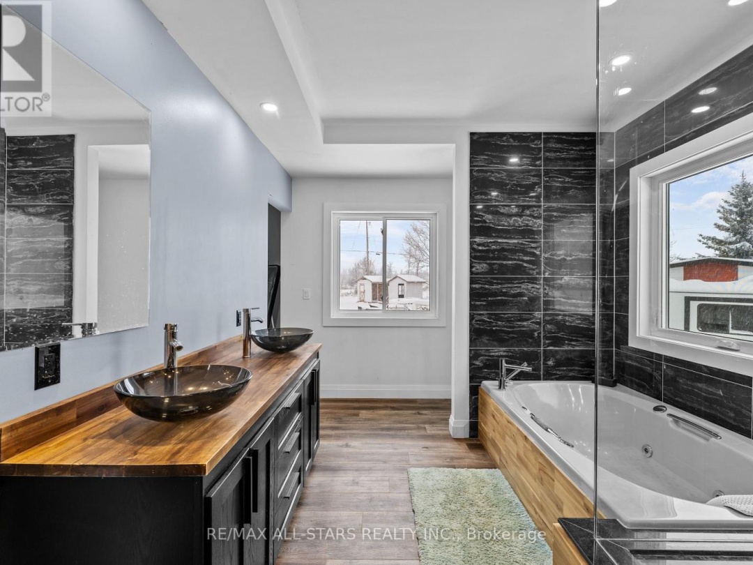1062 NORTHLINE ROAD, Kawartha Lakes (Fenelon Falls)