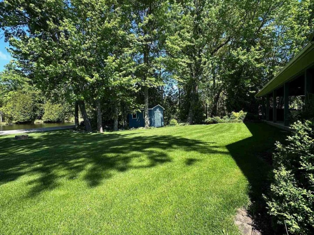 210 MOORINGS DRIVE, Burnt River