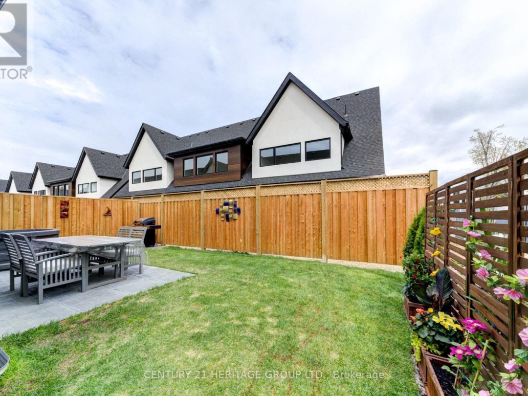44 RUBY CRESCENT, Lake Simcoe