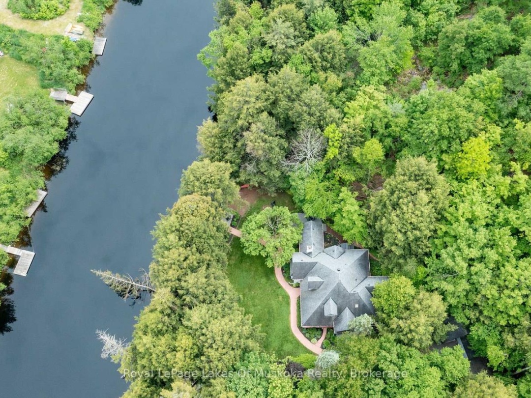 103 SOUTHBANK DRIVE, Muskoka River