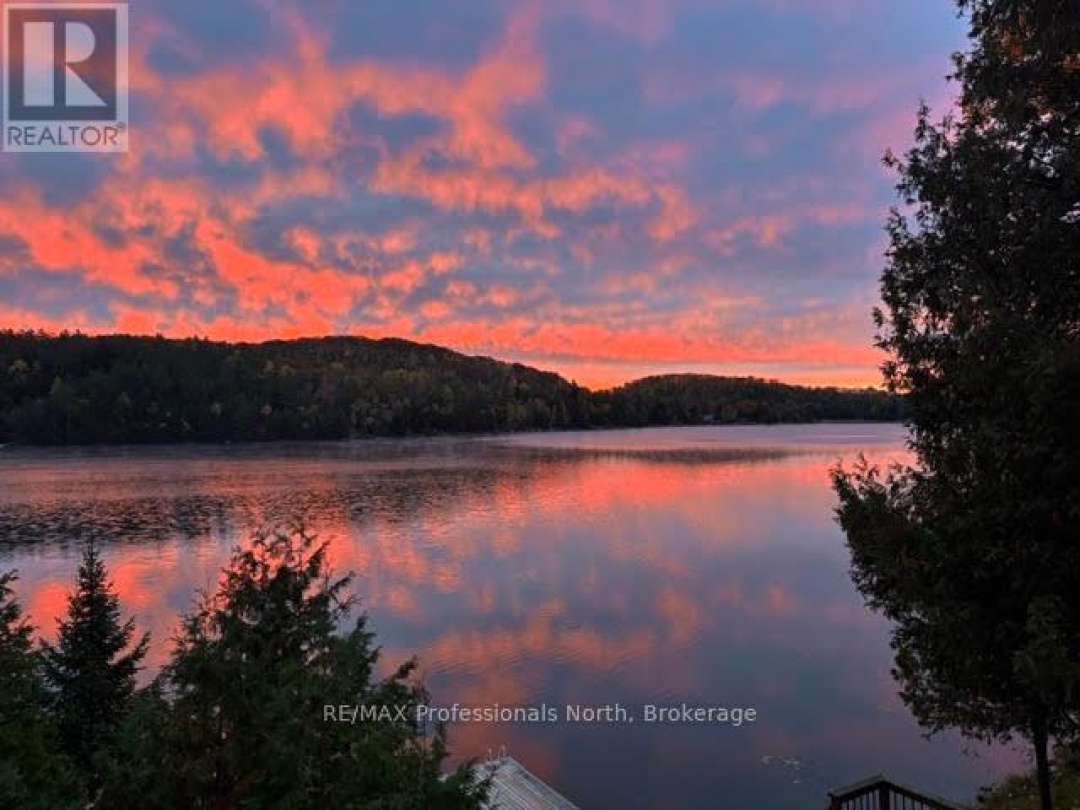 1080 HEART'S CONTENT DRIVE, Salerno Lake