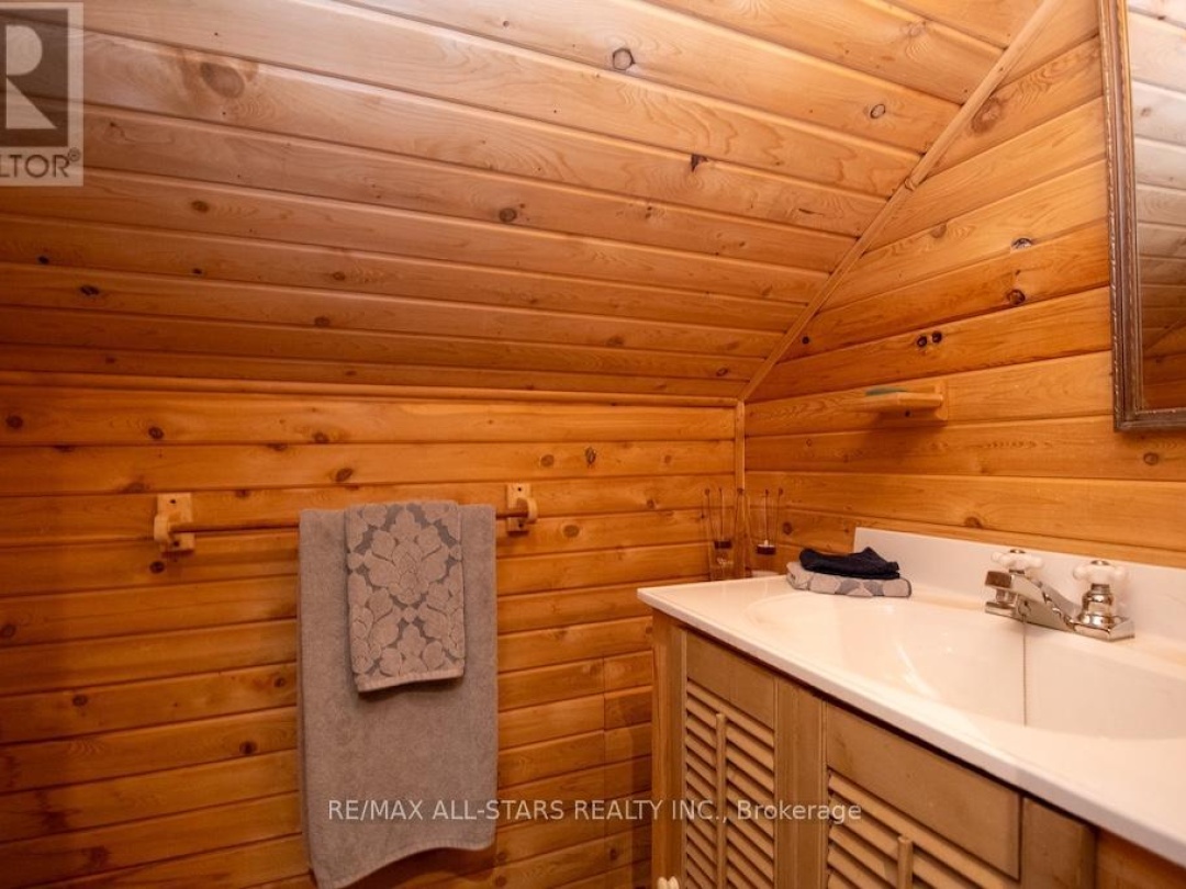 1130 TOWERING OAKS DRIVE, Gull River