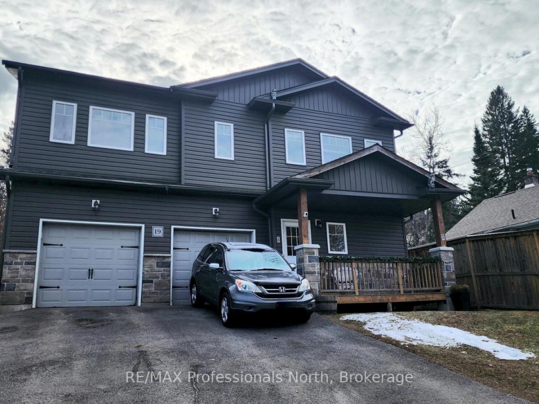 19 DUNCAN STREET E, Huntsville (Chaffey)