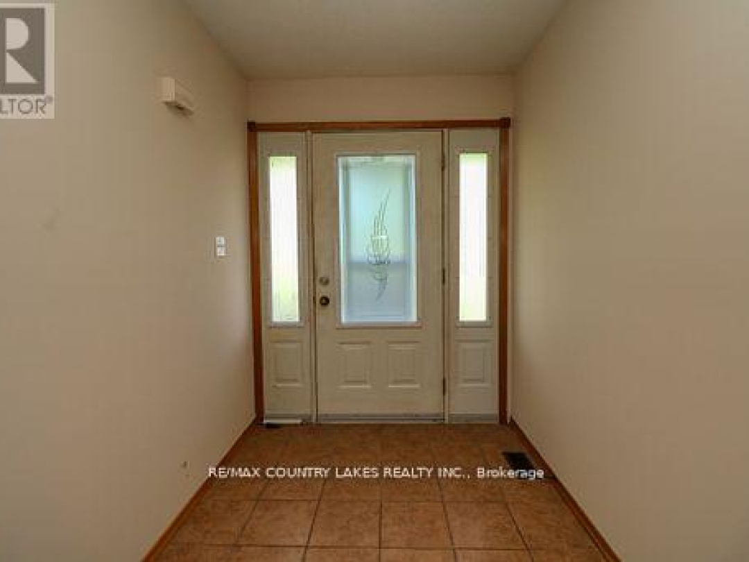 586 ROHALLION ROAD, Canal Lake