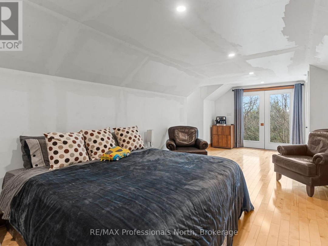 1127 BOBCAYGEON ROAD, Minden Hills (Anson)