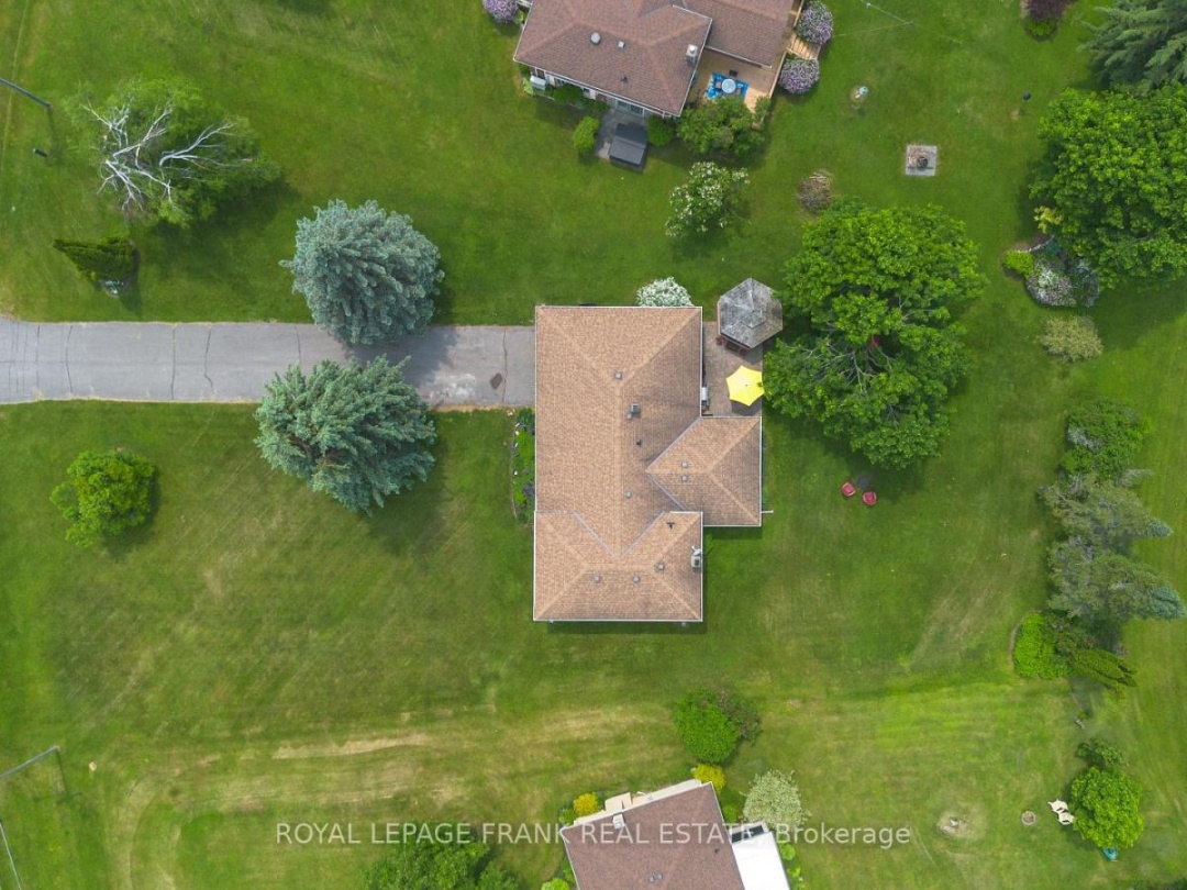 383 OLD SURREY LANE, Pigeon Lake