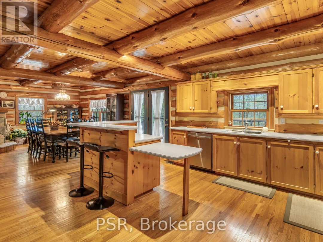 1040 AMELIA CRESCENT, 