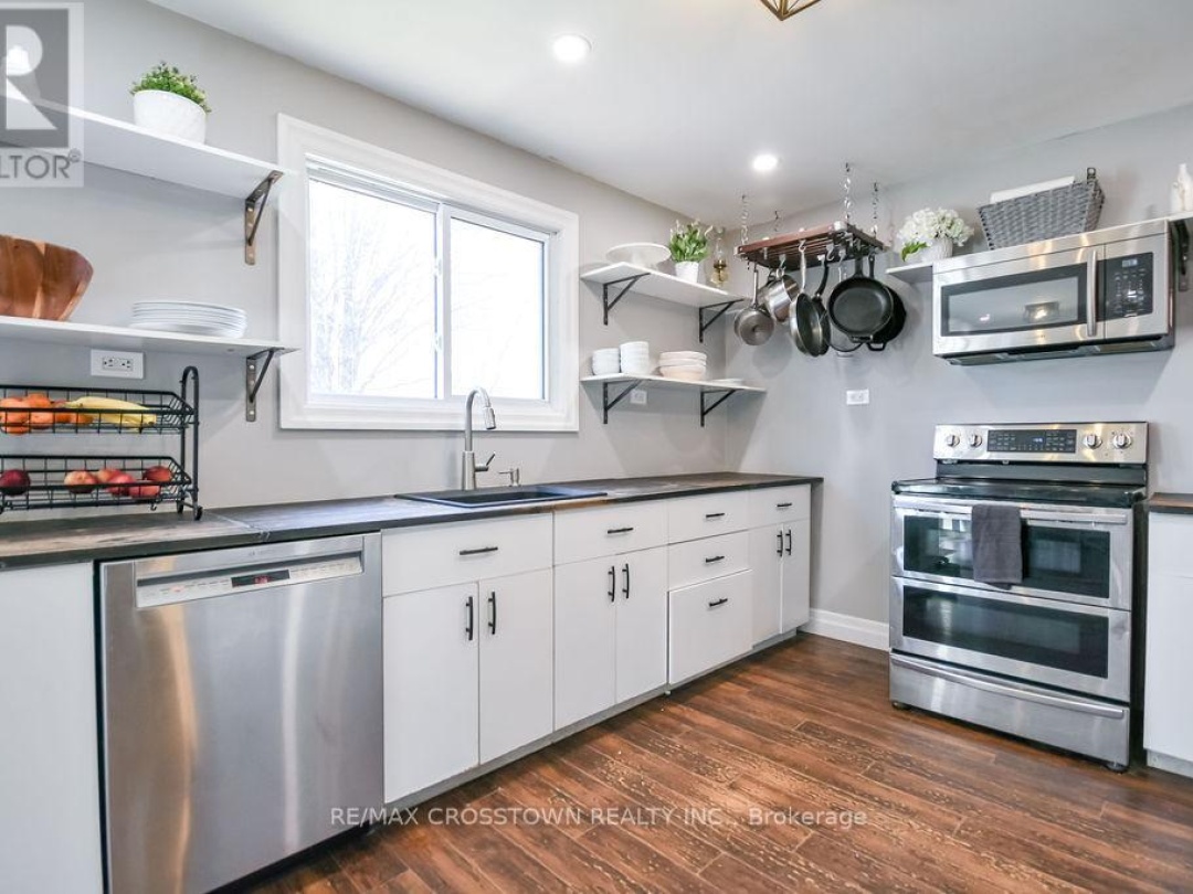 461 BARNES AVENUE, Tay (Port McNicoll)