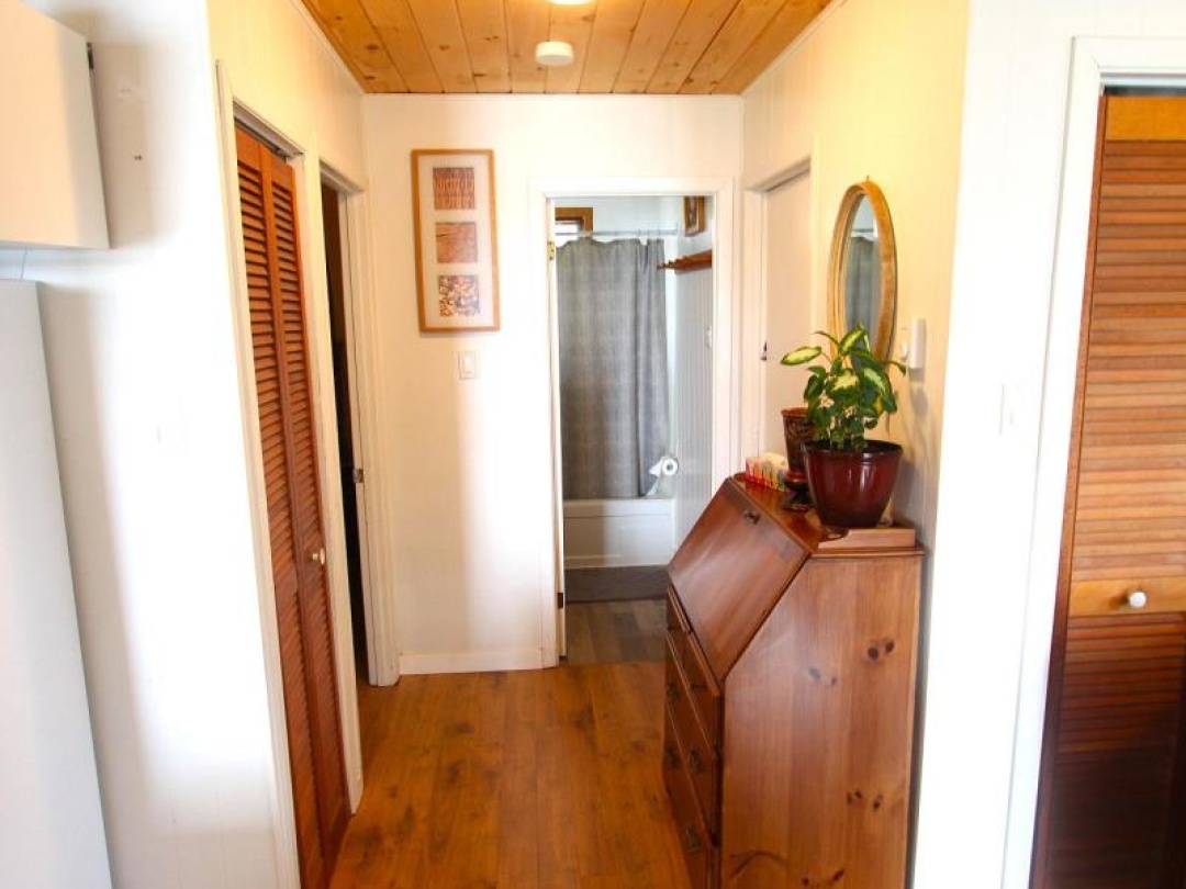 31 HILLCREST AVENUE, Mitchell Lake