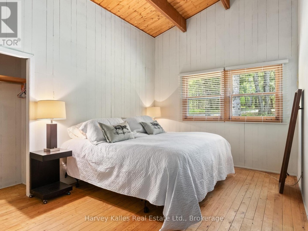 1033 SCOTT LANE, Oxbow Lake