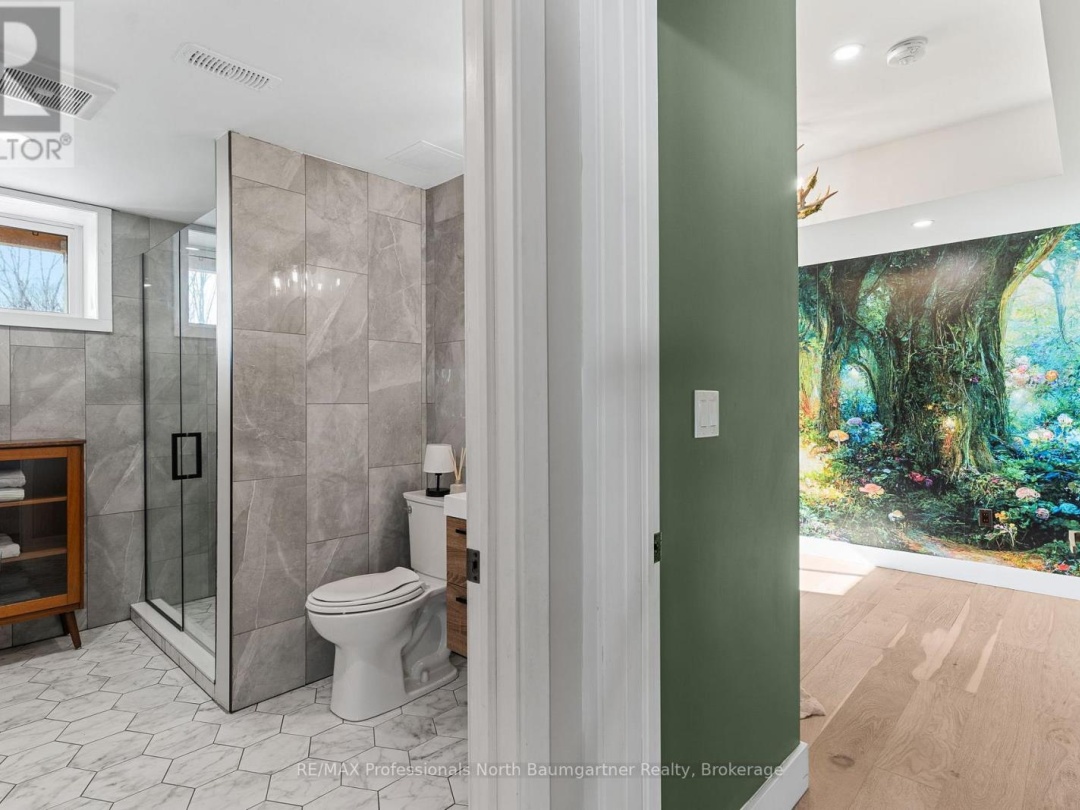 4318 GLAMORGAN ROAD, Haas Lake