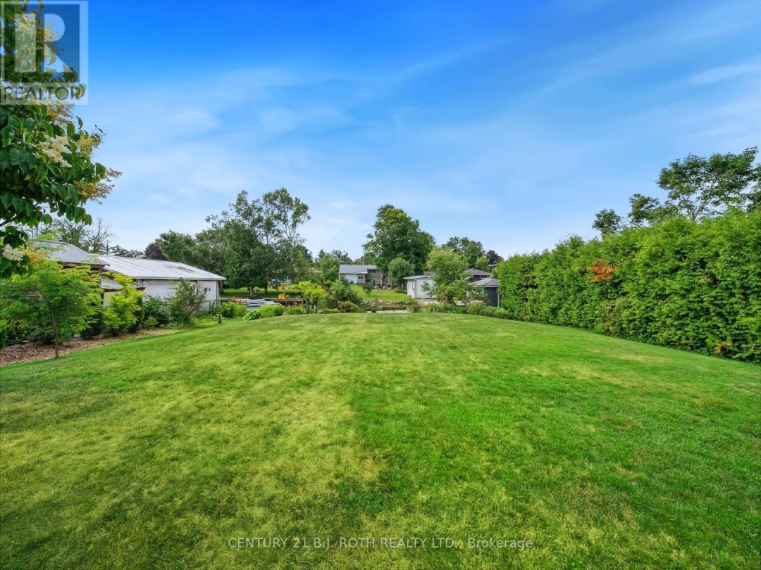 1415 CUNNINGHAM CRESCENT, 