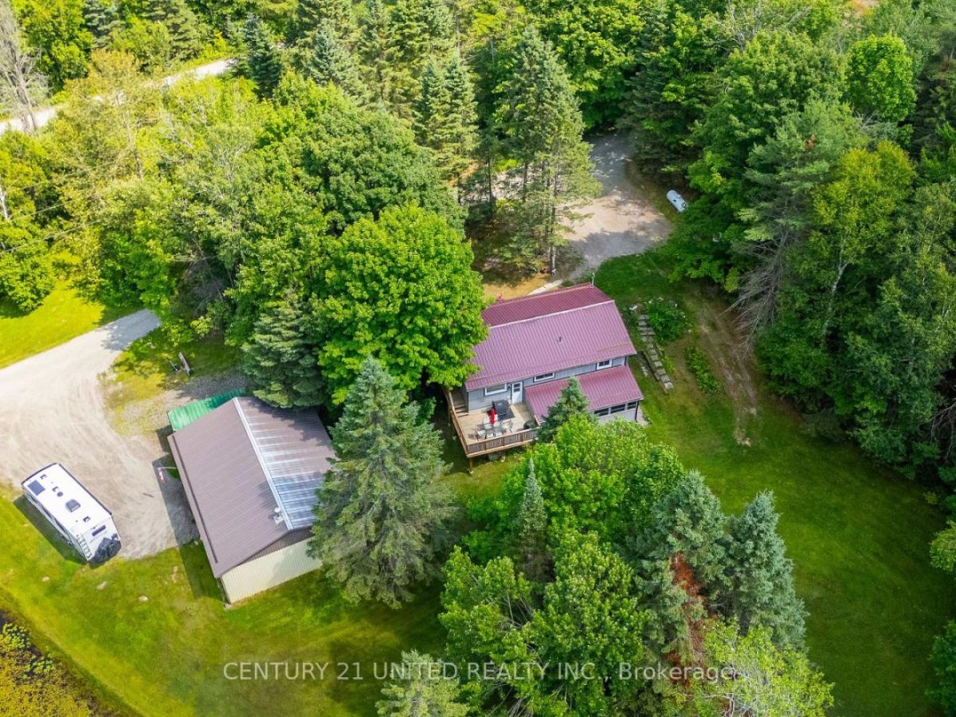 1001 ENGLISH CIRCLE, Tamarack Lake