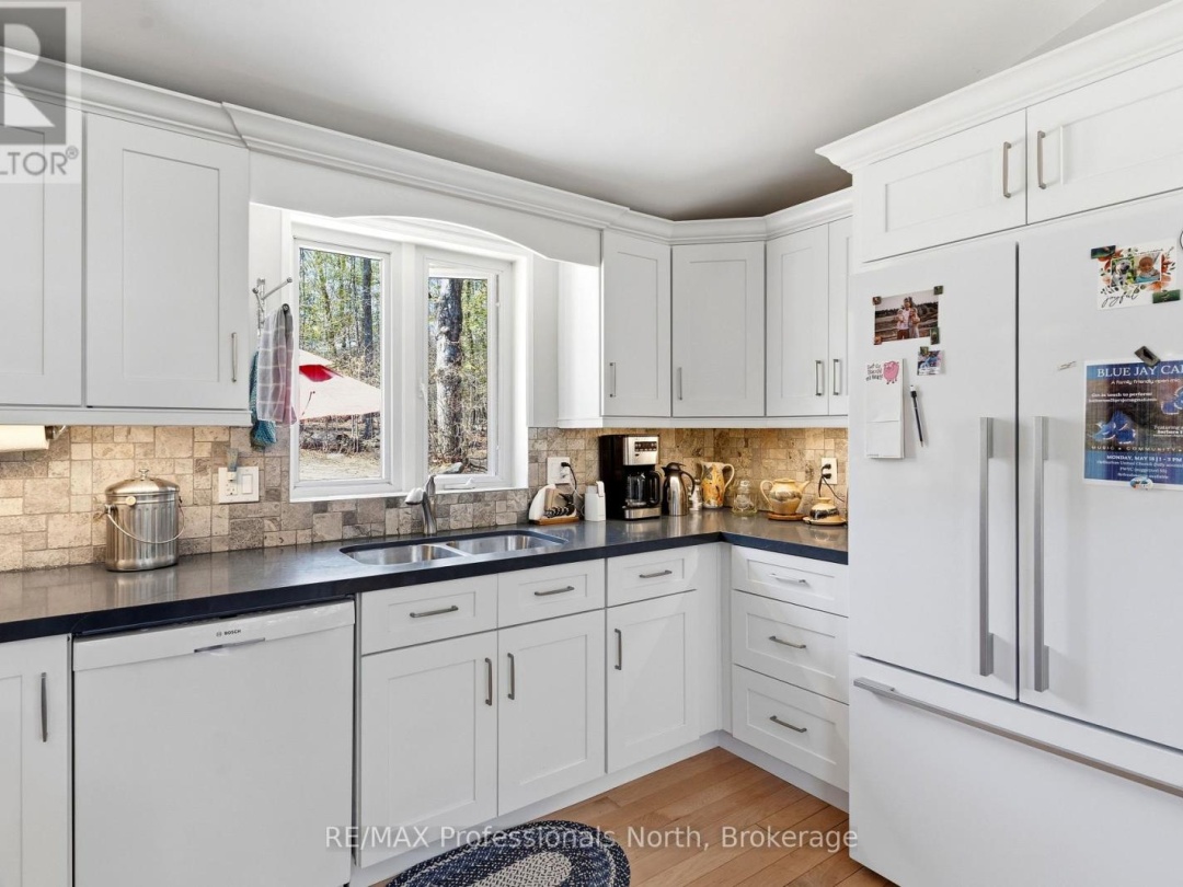 1048 ELK DRIVE, Glen Lake