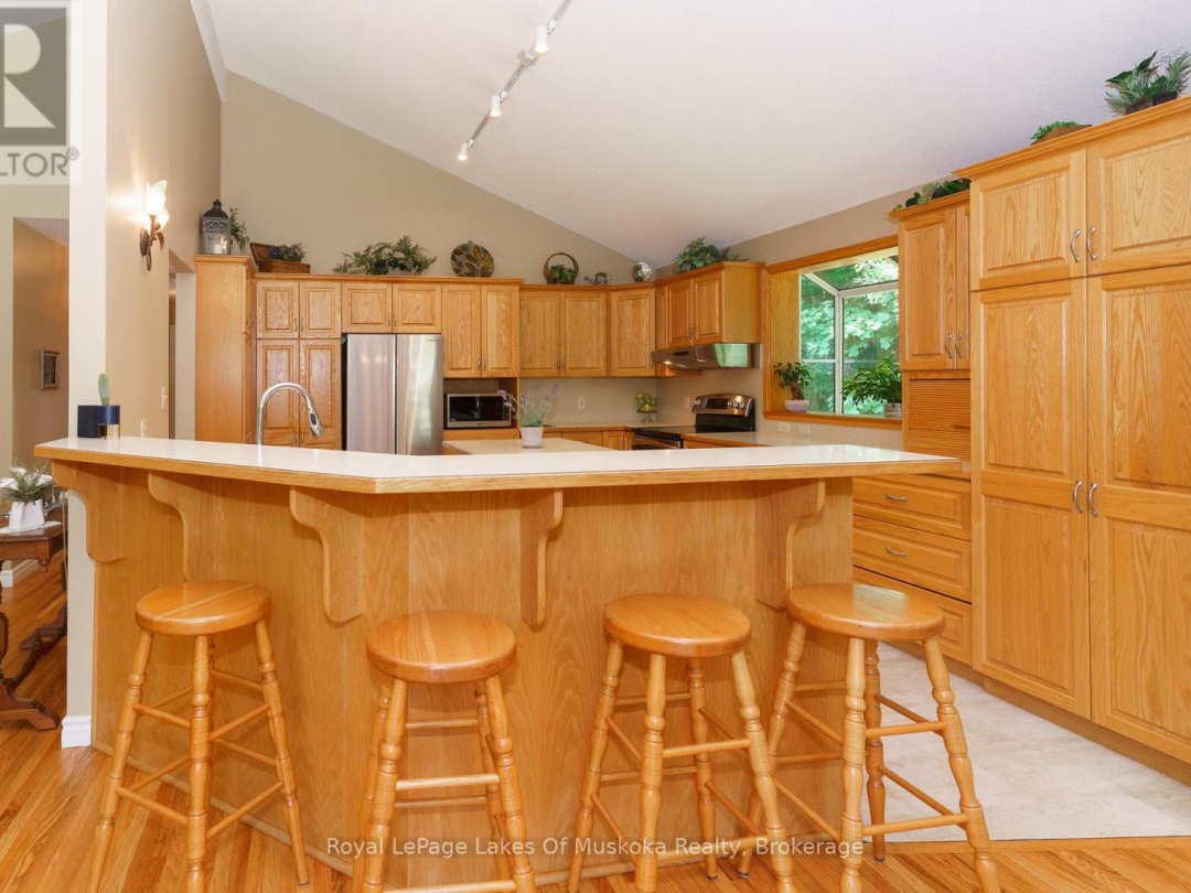 1020 AMELIA CRESCENT, Gravenhurst (Morrison)