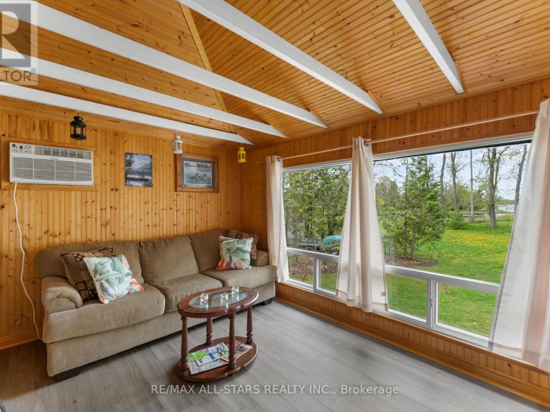 3 REGATTA STREET, Sturgeon Lake